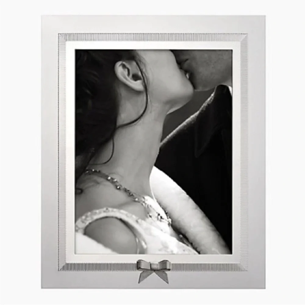 Kate Spade - ‘Mirror Bow Picture Frame’ 5” x 7”. NWT.